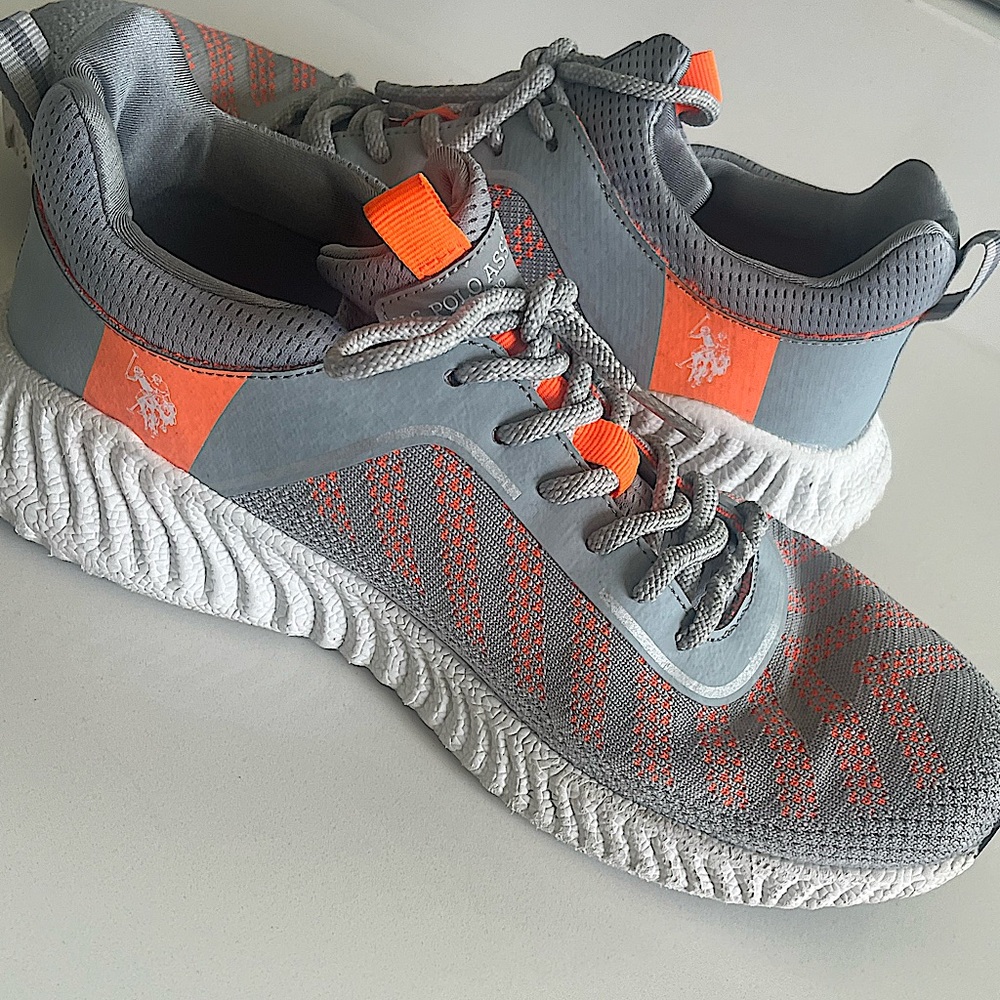Men’s 9.5 grey U.S Polo shoes